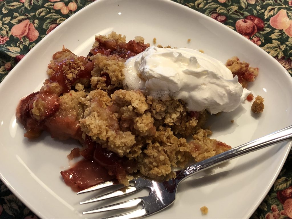 Strawberry Rhubarb Crumble