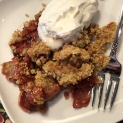 Strawberry Rhubarb Crumble