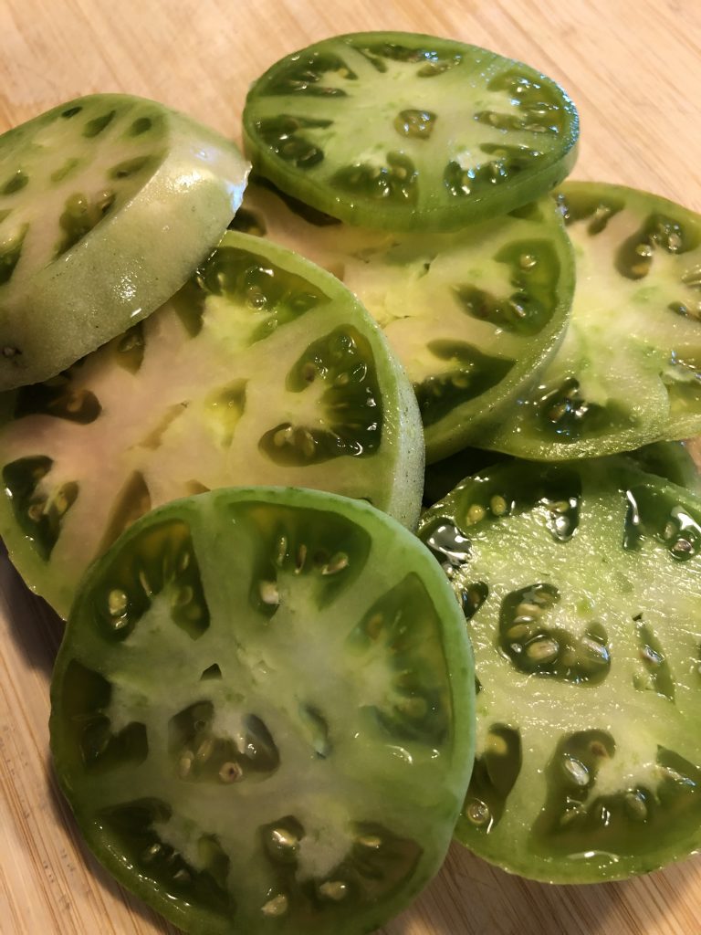 sliced green tomatoes