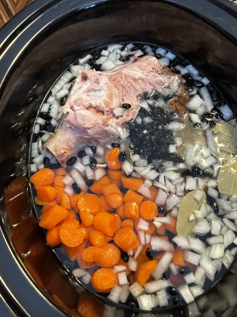 Slow Cooker Black Bean and Ham Soup