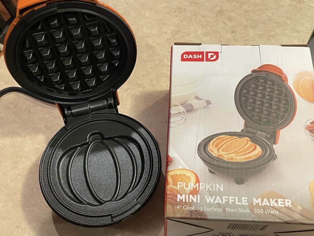 DASH Pumpkin MIni Waffle Maker