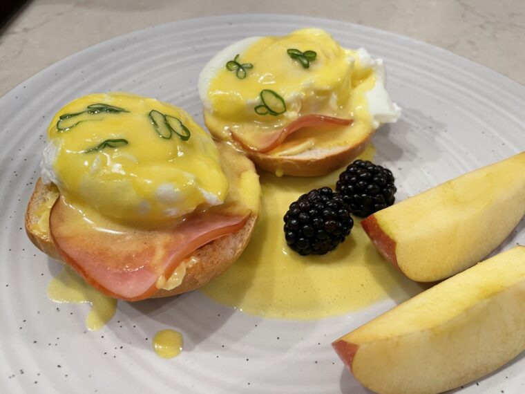 Mini Bagel Eggs Benedict