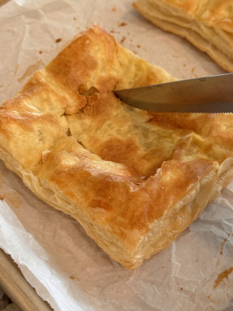 Cut a square in the puff pastry.